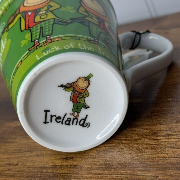 IRELAND "Luck of the Irish" Mug Fun Irish Musician Dancer & Clover Design Green - Picture 8 of 11